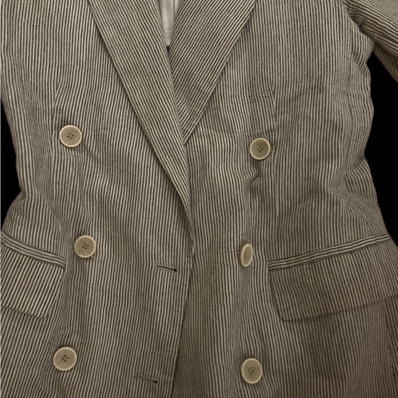 Zara Pinstriped Blazer- Long, light-weight, double-breasted-lovely! - Picture 3 of 7